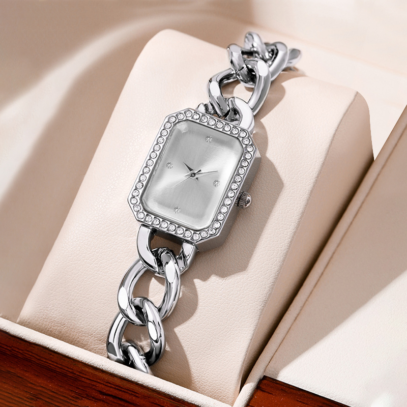 Mystery box contains 1randomco - Luxury Watch Hand recension och pris