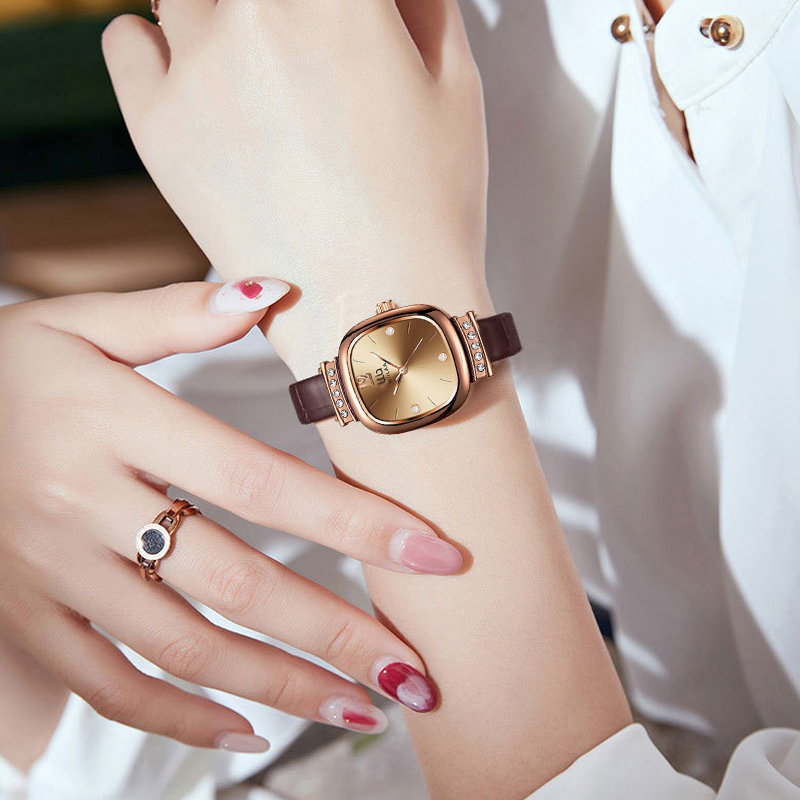 Women's Rose Gold Square Watch - Luxury Watch With Leather Strap recension och pris