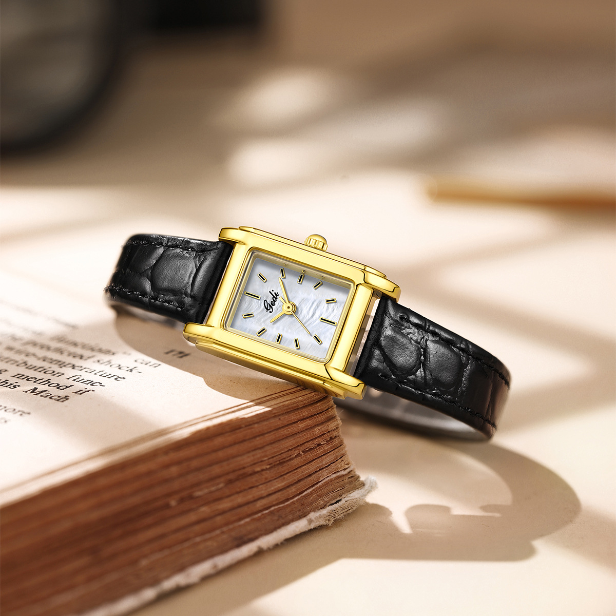 Light Luxury High-end Women's  - Luxury Watch With Leather Strap recension och pris