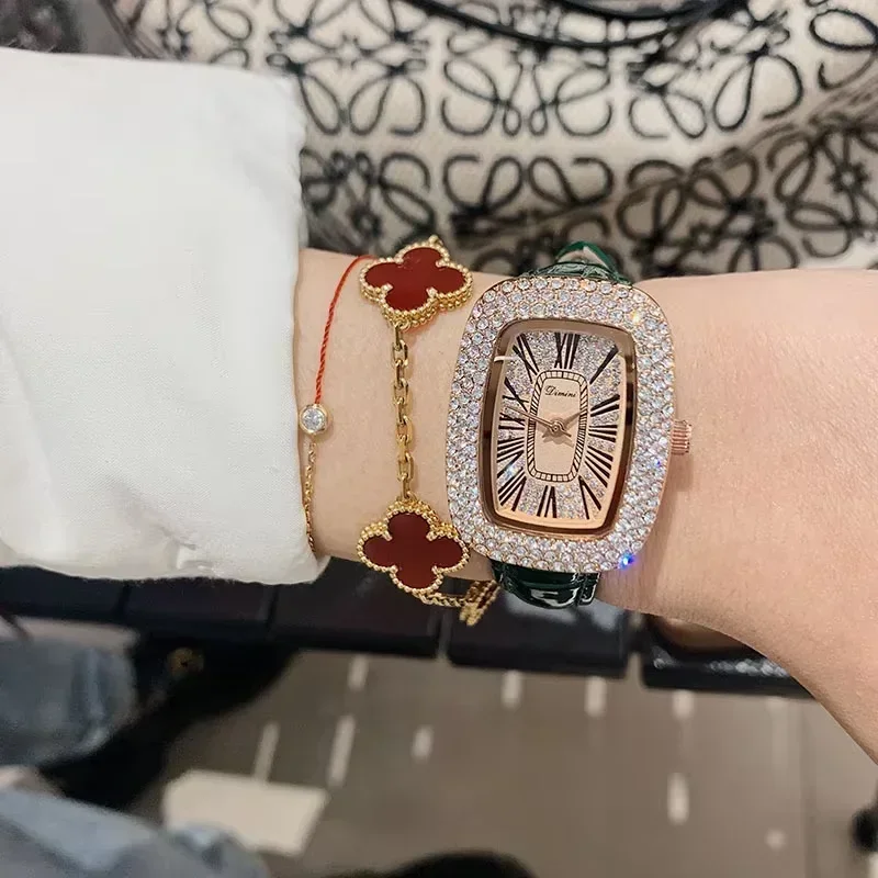 Trendy and fashionable women's - Luxury Watch With Leather Strap recension och pris